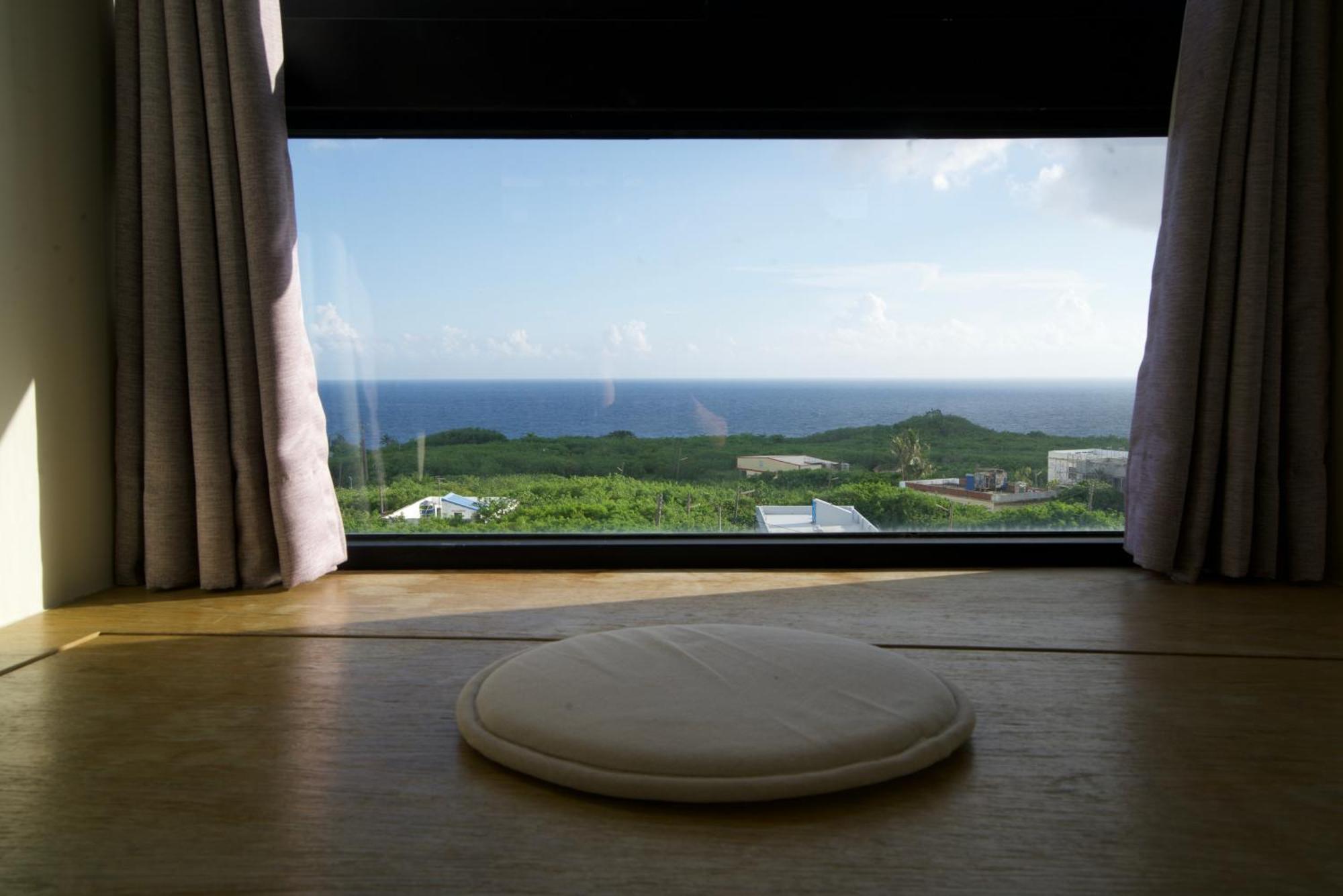 琉球茶室 現代館 Bed & Breakfast Xiaoliuqiu Exterior foto