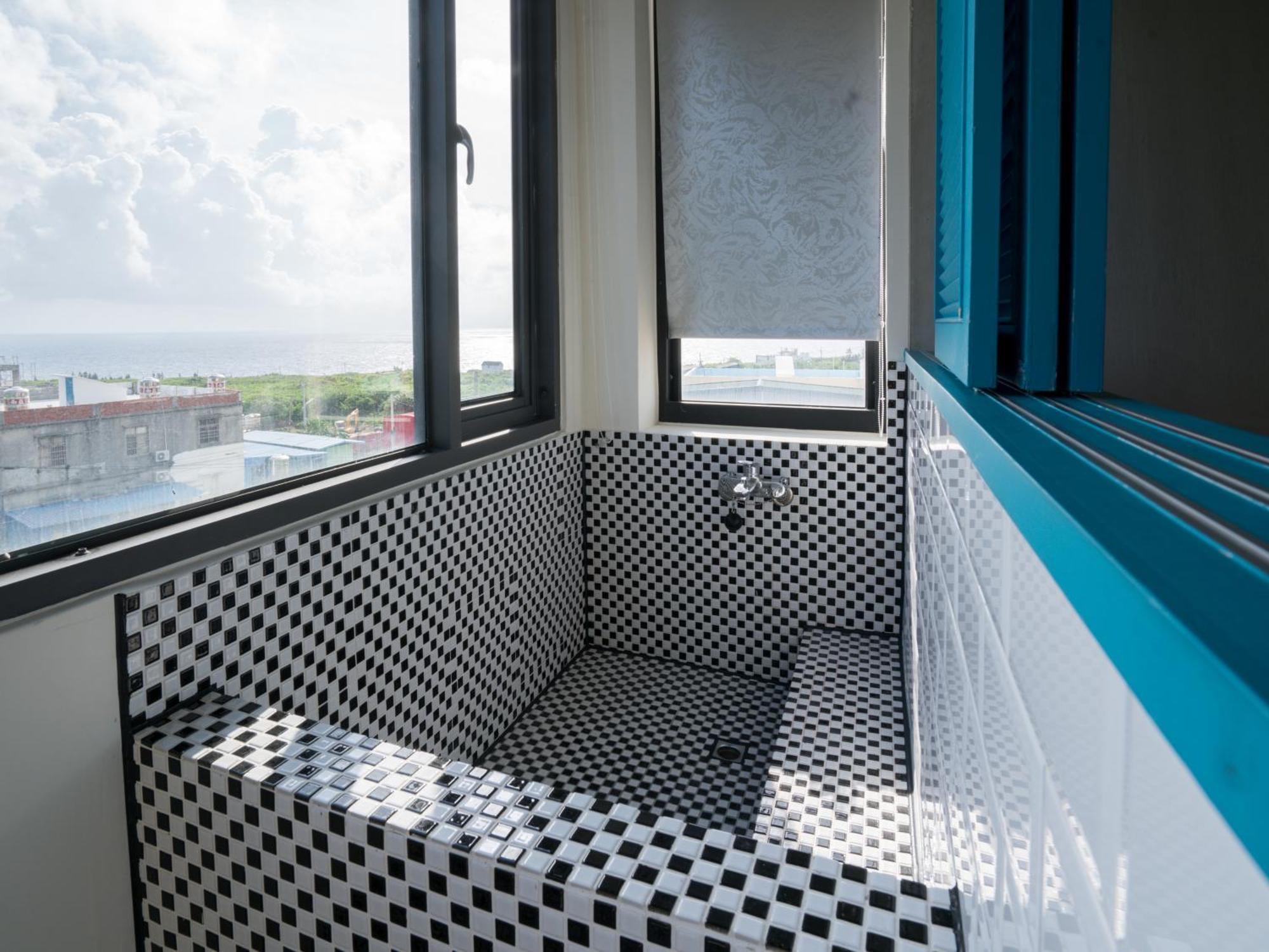 琉球茶室 現代館 Bed & Breakfast Xiaoliuqiu Exterior foto